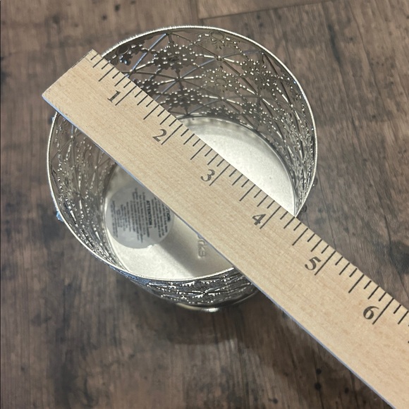 Bath & Body Works Silver Snowflake Candle Holder - Picture 9 of 9